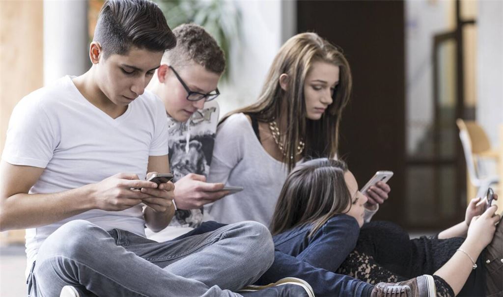 Ein Leben ohne Smartphone und Tablet ist für viele Jugendliche undenkbar.