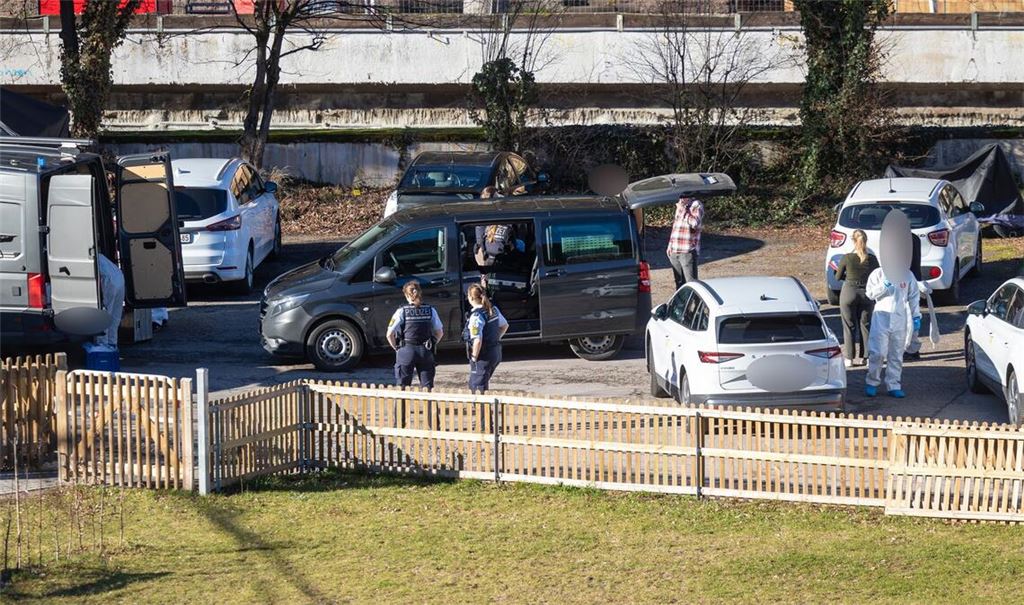 Ein Mann war tot in einem Auto bei Neuenbürg entdeckt worden.