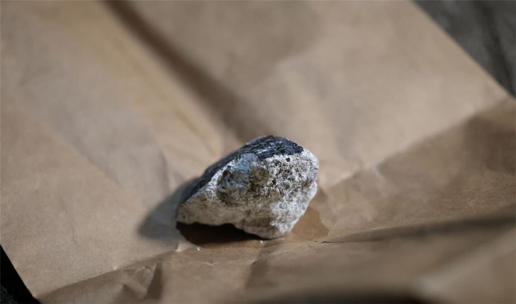 Ein Meteorit ist im Koblenzer Stadtteil Hüls in ein Hausdach eingeschlagen.