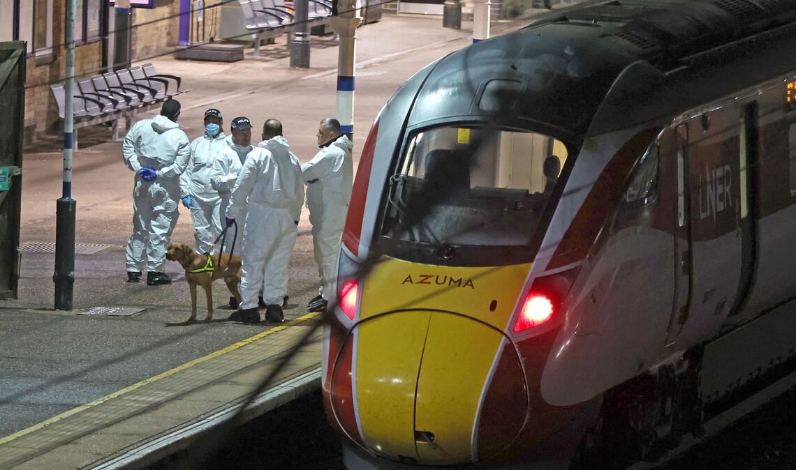 Ein Mitarbeiter der Bahn wurde bei dem Angriff zum Helden.