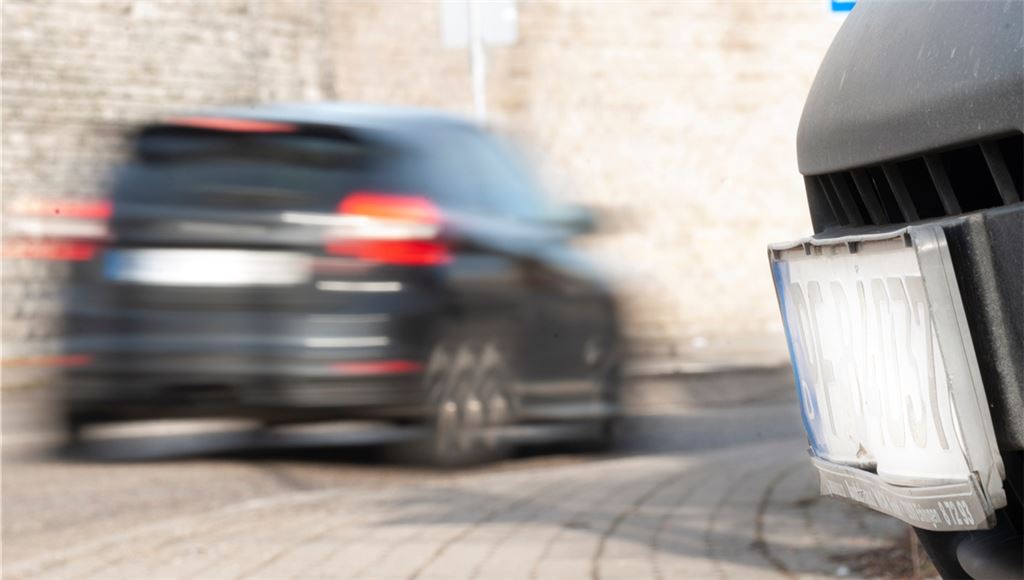 Ein Nummernschild kann, bis auf wenige Einschränkungen, frei gewählt werden. Foto: Fotomoment