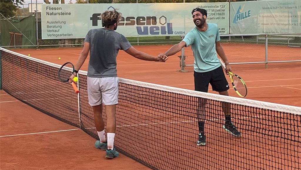 Ein Schautraining am Rande des Sommerfests begeistert die Besucher.  privat