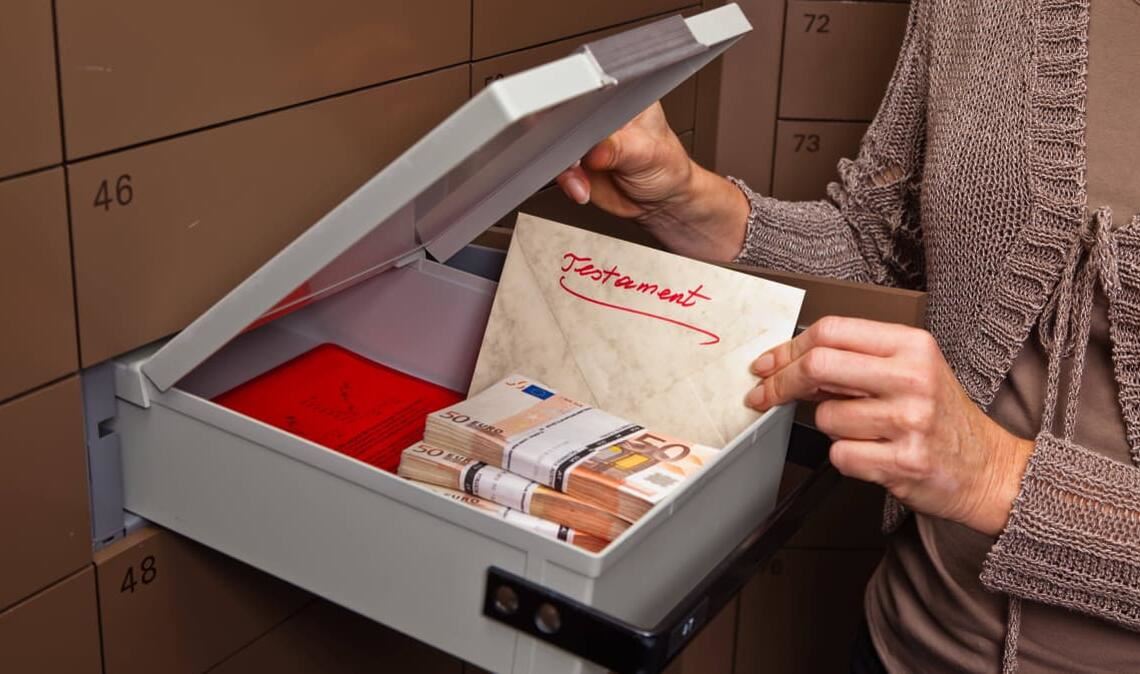 Ein Schweizer Schließfach ohne verbundenes Konto unterliegt im Prinzip nicht dem Informationsaustausch. Es kann aber recht teuer sein.