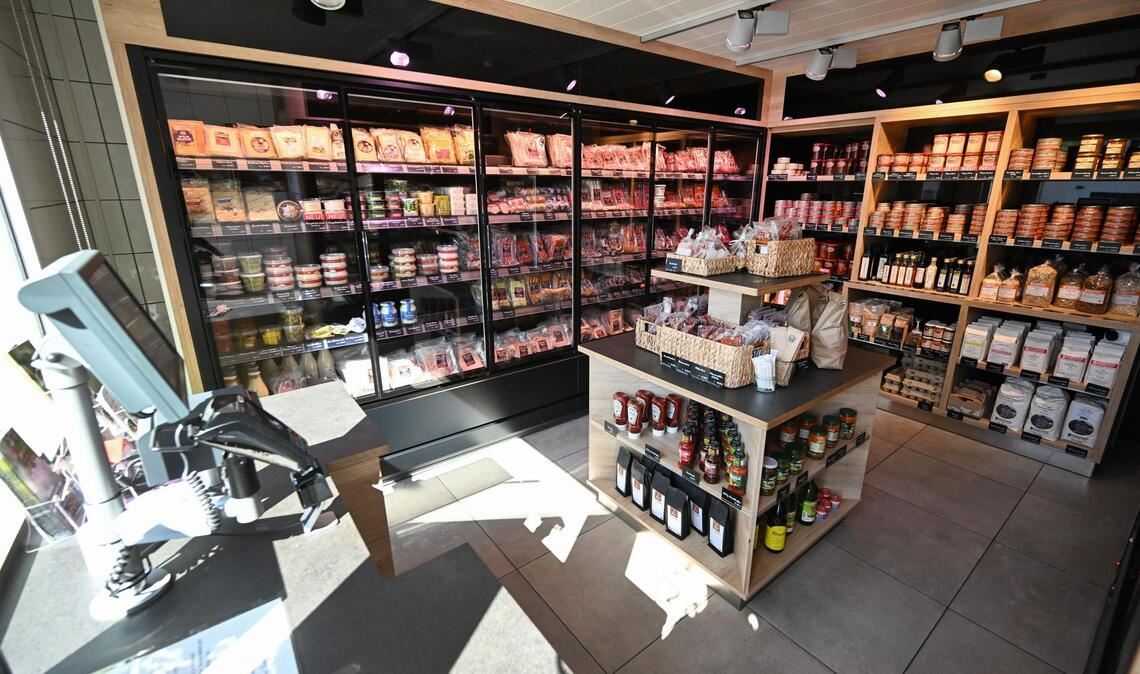 Ein Selbstbedienungsladen einer Metzgerei in Baden-Württemberg. Fleischwaren werden hier ohne Verkaufspersonal angeboten.