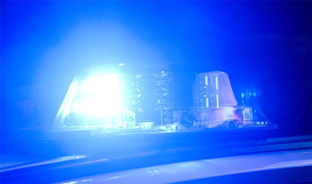 Ein Senior ist nach einem Unfall in Karlsruhe gestorben (Symbolbild).