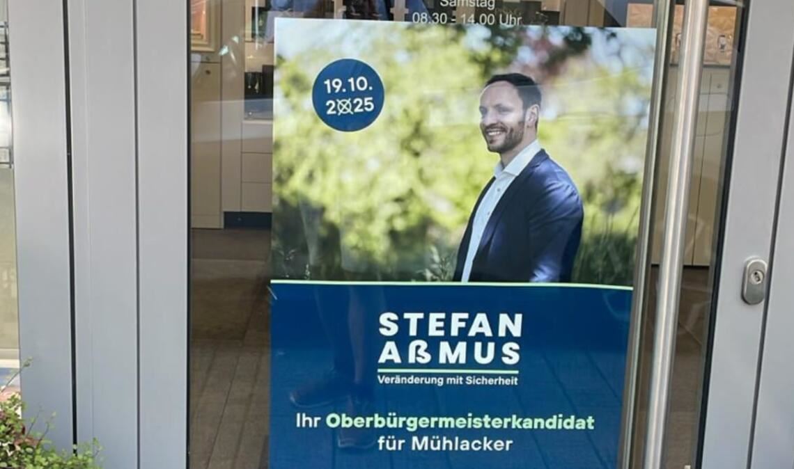 Ein Stein des Anstoßes: Die Wahlwerbung an der Ladentüre musste, weil öffentlich einsehbar, weichen. Foto: privat