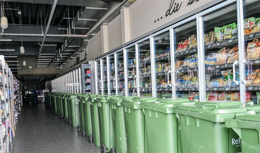 Ein Supermarkt in Wannweil im Landkreis Reutlingen ist von dem Stromausfall betroffen. Tausende gekühlte Lebensmittel müssen voraussichtlich entsorgt werden.