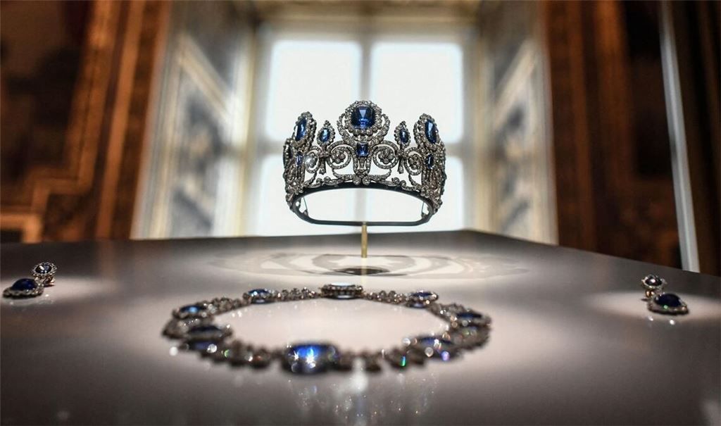 Ein Teil der Louvre-Juwelen wird laut einem Medienbericht nun in 26 Metern Tiefe aufbewahrt. (Symbolbild)