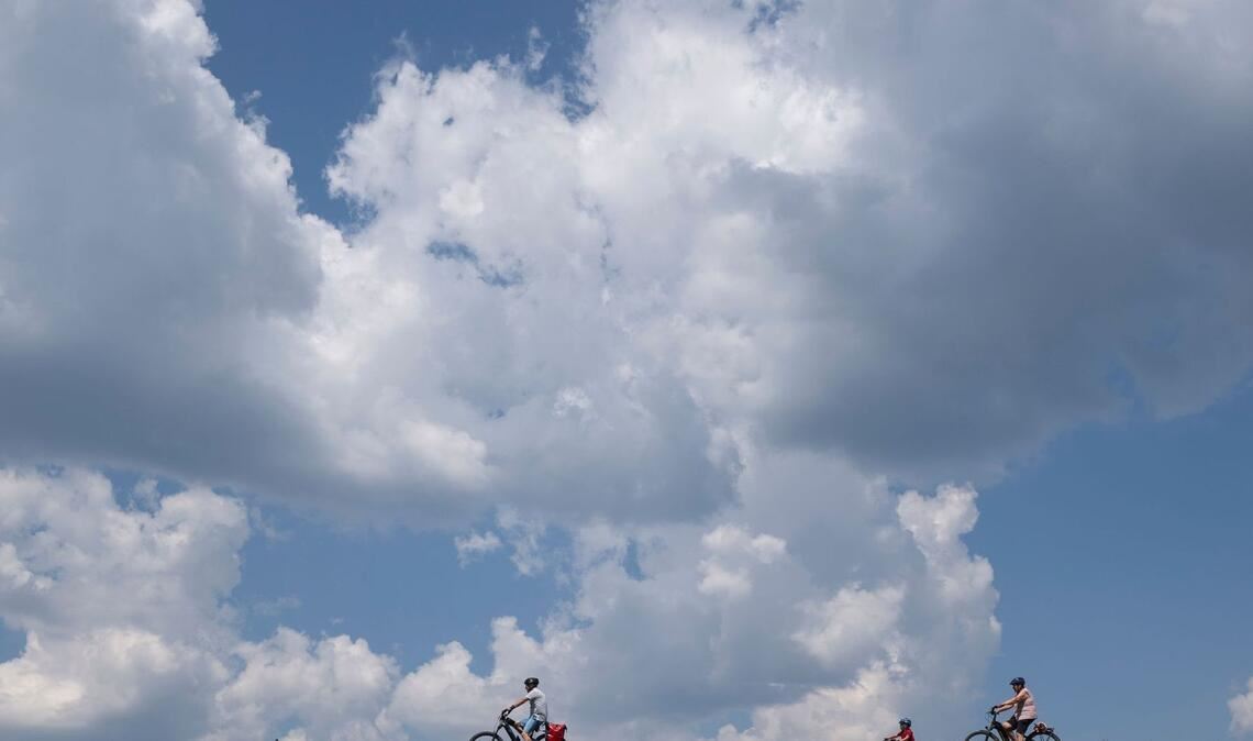 Ein Wetterwechsel kündigt sich laut DWD an. (Symbolbild)