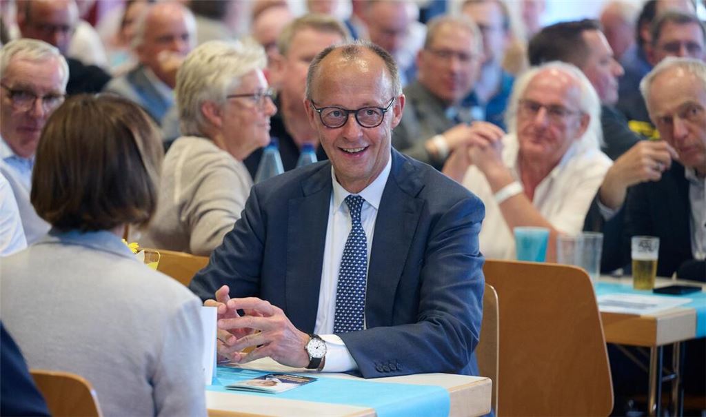 Ein Wohlfühltermin für Friedrich Merz: Eine CDU-Festveranstaltung in seiner Heimat Arnsberg.