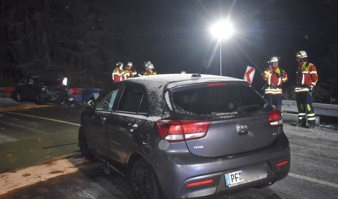 Ein Zusammenstoß im Würmtal fordert drei Verletzte. Foto: Myroshnichenko