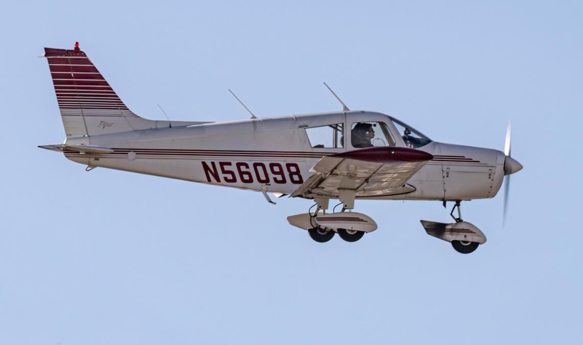 Ein ähnliches Flugzeug stürzte auf dem Golfplatz ab (Symbolbild).