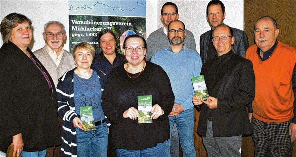 Sitzbänke sollen Plätze aufwerten