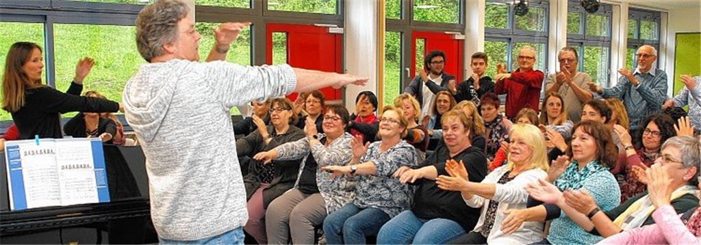 Sänger treten gemeinsam mit Profis auf