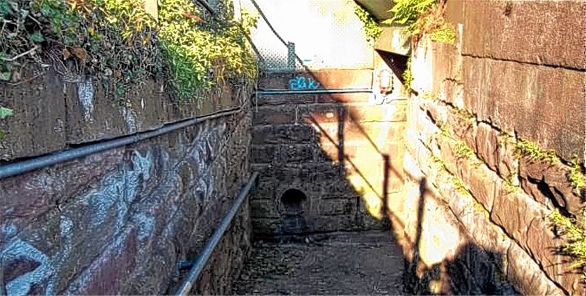 Ein „dunkles Loch“: die Fußgängerunterführung unter der Bahnstrecke.