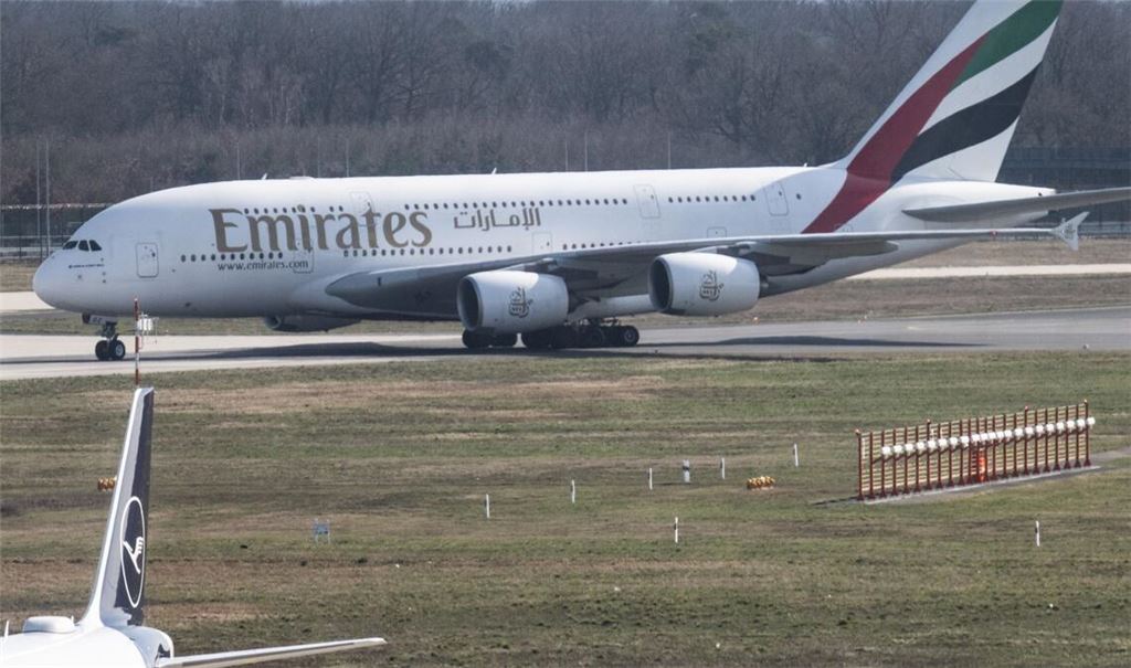 Ein erster Linienflieger aus Dubai ist wieder in Frankfurt gelandet.