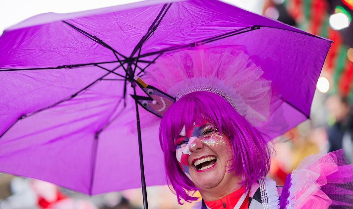 Ein gefragtes Verkleidungsaccessoire war der Regenschirm.