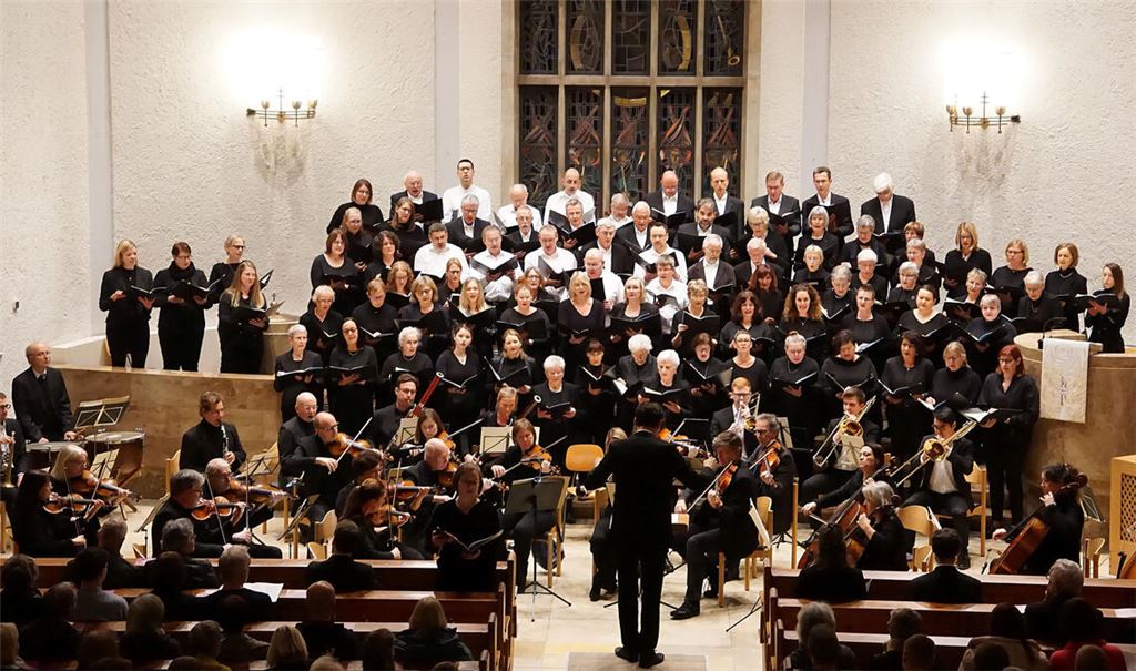 Ein großes Werk der Musikgeschichte, Mozarts Requiem, wird von einem rund 80-köpfigen Chor, Orchester und Solisten in der Pauluskirche aufgeführt. Foto: Bastian