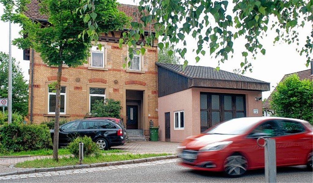 Altes Schulhaus steht auf dem Prüfstand