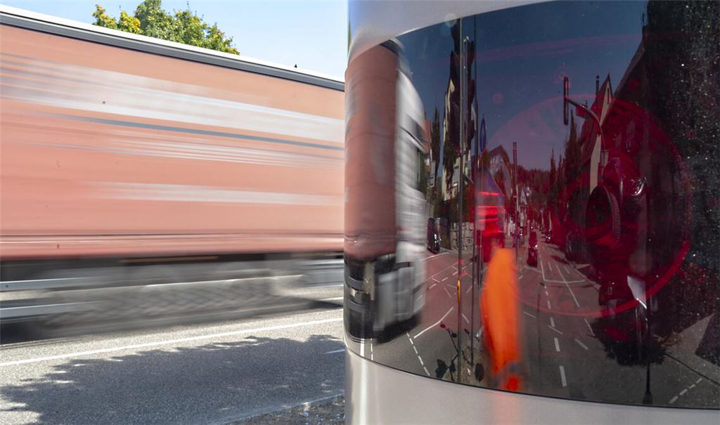 Ein kurzes Aufblitzen signalisiert den Auto- und Lkw-Fahrern, dass sie über die Stränge geschlagen haben. Dann folgt Post von der Stadtverwaltung. Foto: Archiv