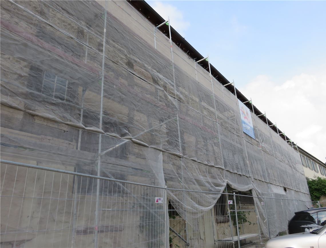 Ein möglicher Veranstaltungsraum ist die historische Kelter. Doch hier gibt es Sanierungsbedarf – nicht nur an der Fassade. Foto: Becker