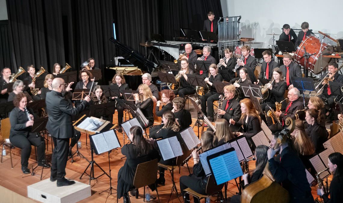 Ein musikalischer Höhepunkt am Karfreitag: Unter der Regie von Rainer Falk spielt das Orchester des MV Freudenstein. Foto: Fotomoment