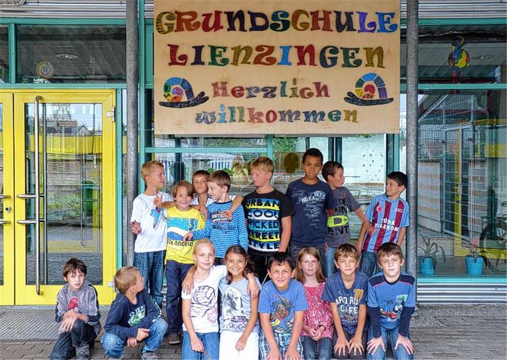 Ein neuer Blickfang ziert den Eingangsbereich der Lienzinger Grundschule.