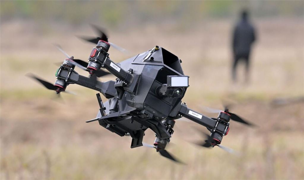 Ein neues Joint Venture in Brandenburg an der Havel unter anderem mit dem Druckmaschinenhersteller Heidelberg demonstriert die Technik einer Abfangdrohne.