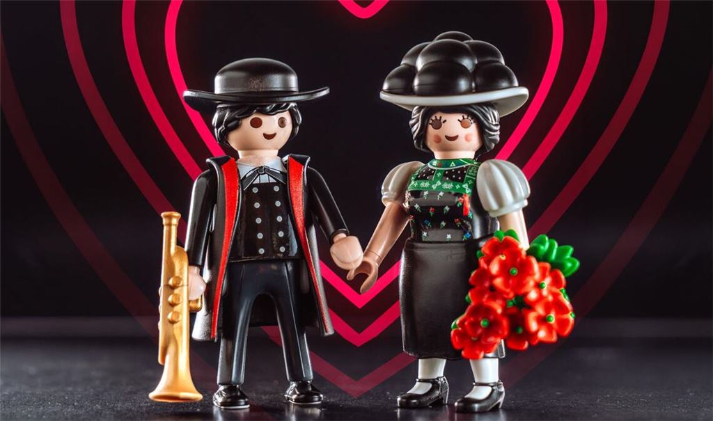 Ein schönes Paar: die Schwarzwald-Marie und ihr Herzblatt, der Hannes.