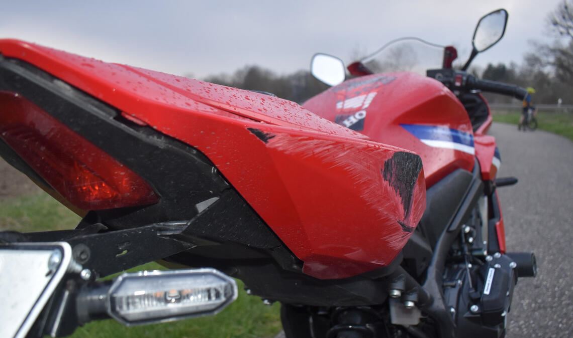 Ein schwerer Motorradunfall zwischen Freudenstein und Knittlingen fordert ein Todesopfer. Fotos: Myroshnichenko