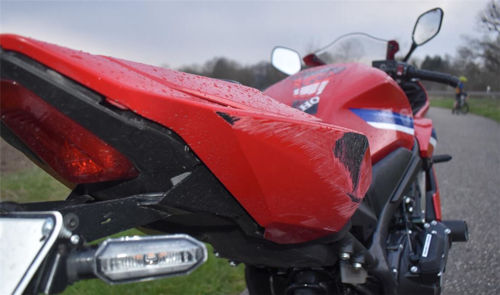 Ein schwerer Motorradunfall zwischen Freudenstein und Knittlingen fordert ein Todesopfer. Fotos: Myroshnichenko