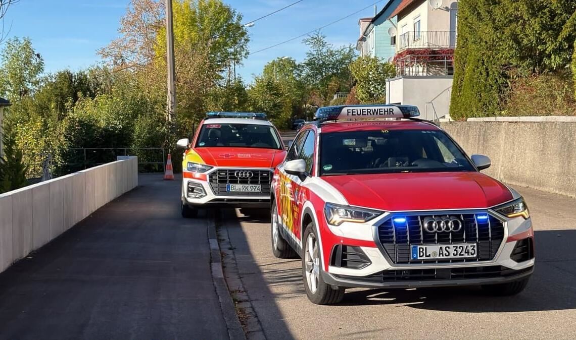 Ein schwerer Verkehrsunfall hat am Mittwochnachmittag einen umfangreichen Einsatz ausgelöst – zwei Personen wurden verletzt, eine starb.