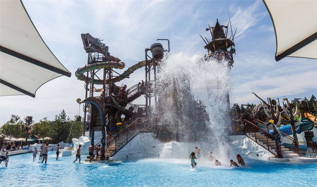 Ein sechsjähriges Mädchen wurde aus dem Europa-Park-Erlebnisbad Rulantica entführt und später sexuell missbraucht.