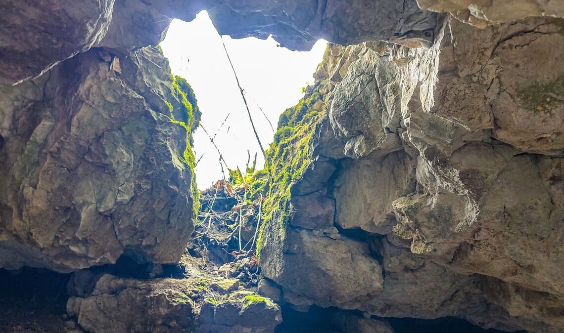 Eine Achtjährige ist beim Wandern in eine Höhle auf der Schwäbischen Alb abgestürzt. (Archivbild)