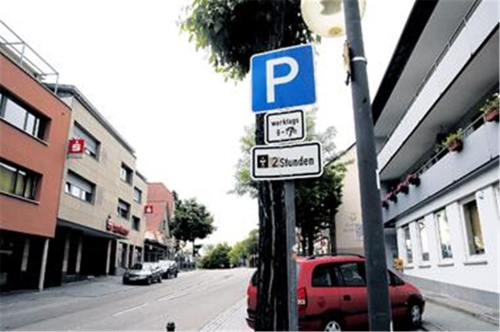 Eine Analyse soll das Parkplatzangebot in Knittlingen beleuchten und als Basis für künftige Planungen dienen. Archivfoto: Becker