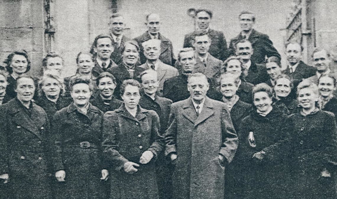 „Ein Glücksfall in meinem Leben“ Eine Aufnahme aus dem Jahr 1948: der evangelische Kirchenchor Illingen mit Chorgründer August Brunner. Fotos: privat, Stahlfeld (2)