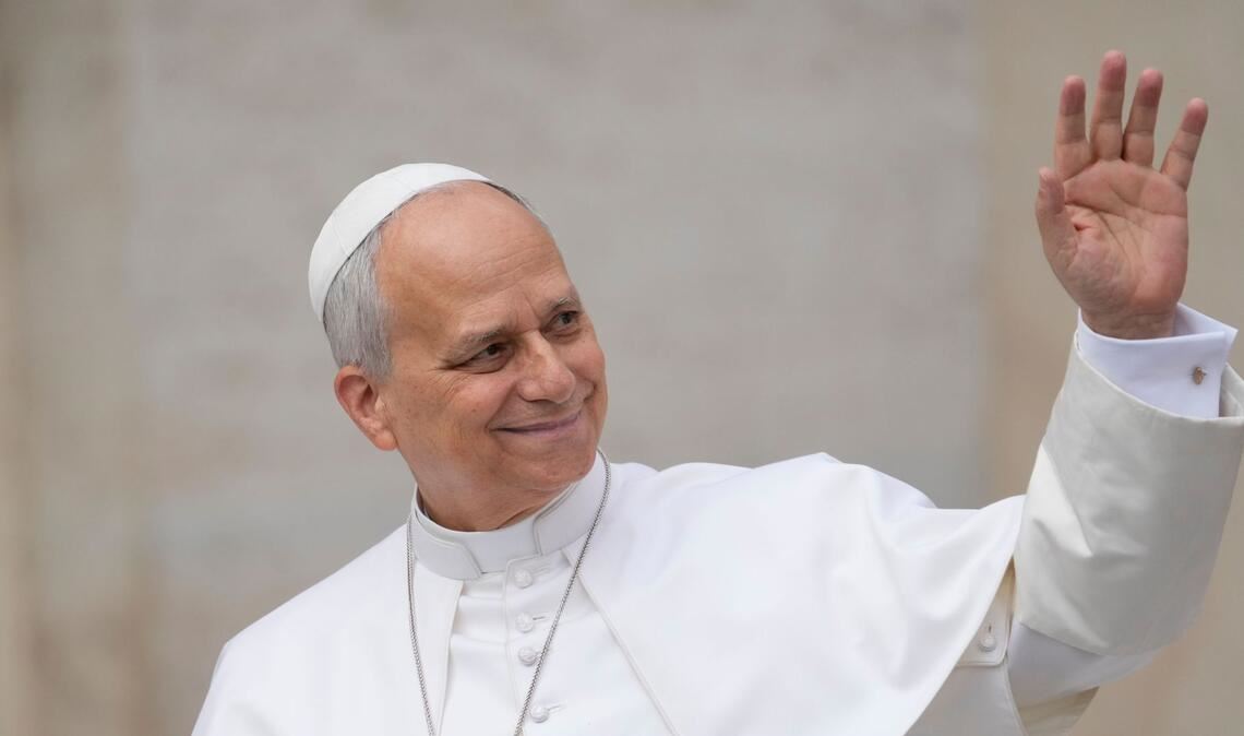 Eine Bank in Chicago pochte auf ihre Sicherheitsregeln - selbst wenn sie mit Papst Leo telefoniert.