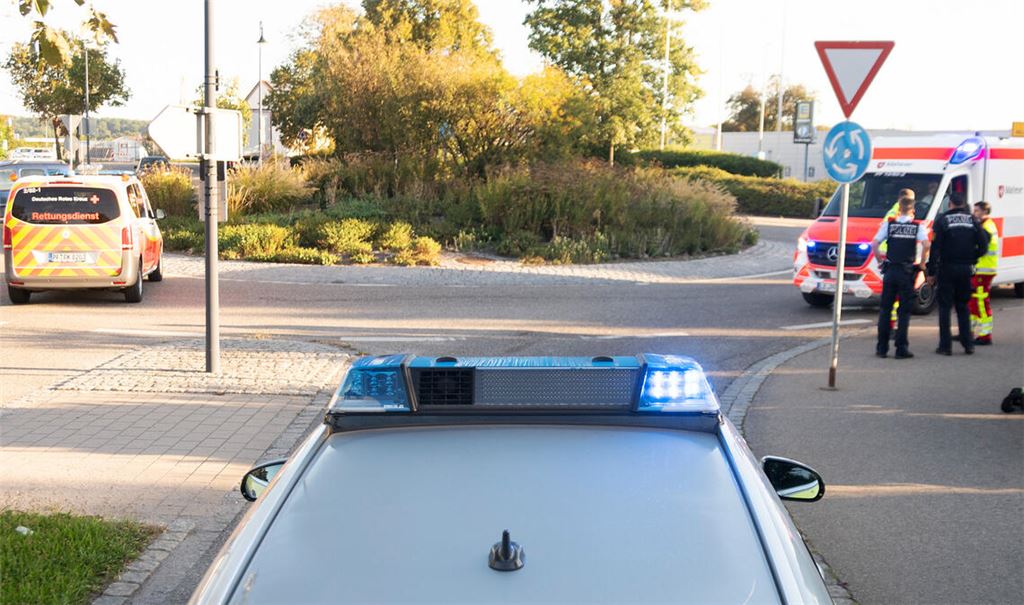 Eine Dreiviertelstunde lang geht im Kreisverkehr nichts mehr. Foto: Fotomoment
