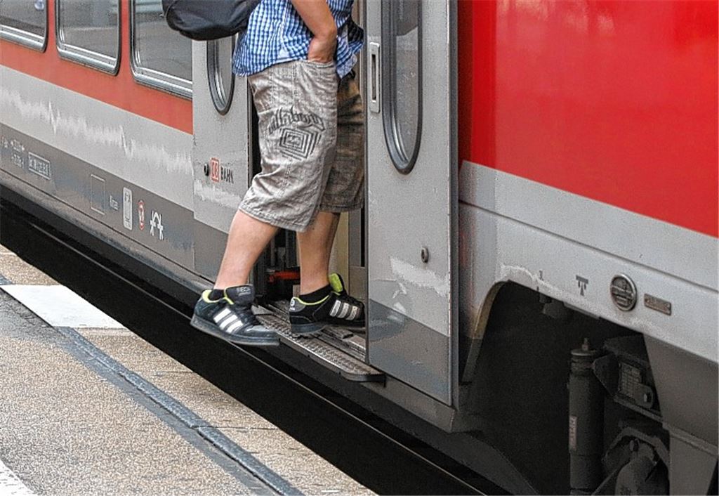 Höhere Bahnsteige: Start Ende 2016