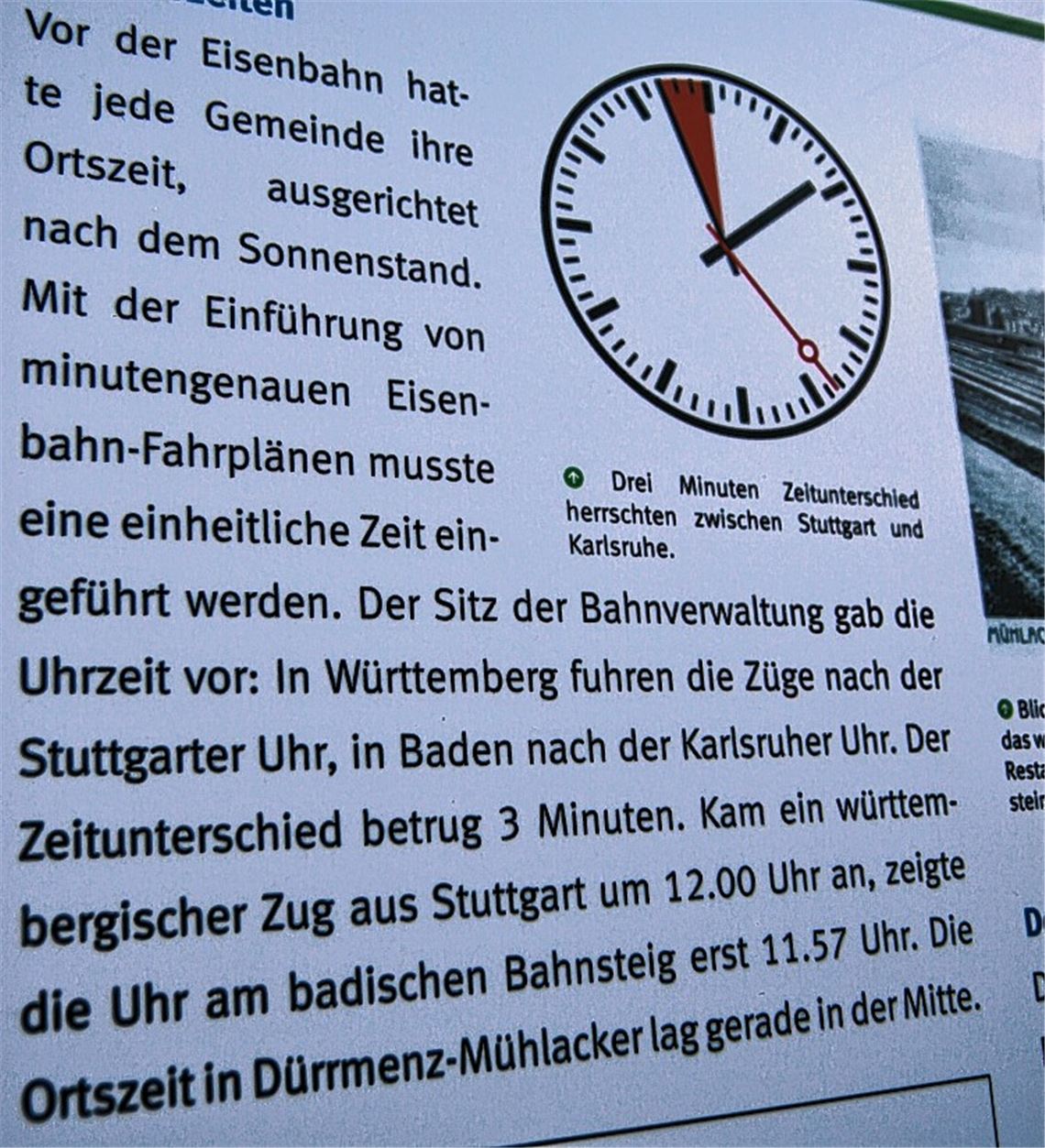 Eine Grenze, zwei Bahnhöfe, drei Uhrzeiten: Die Fakten sind interessant aufbereitet.