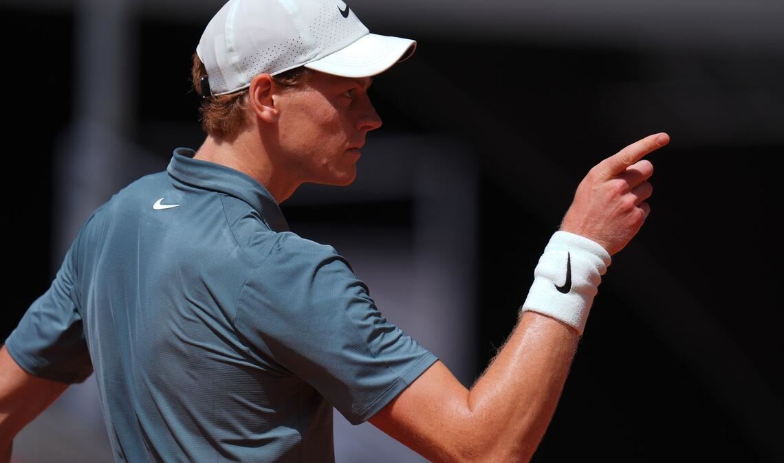 Eine Gruppe von Topspielern, darunter Jannik Sinner, soll die Preisgeld-Debatte im Tennis neu entfacht haben. (Archivbild)