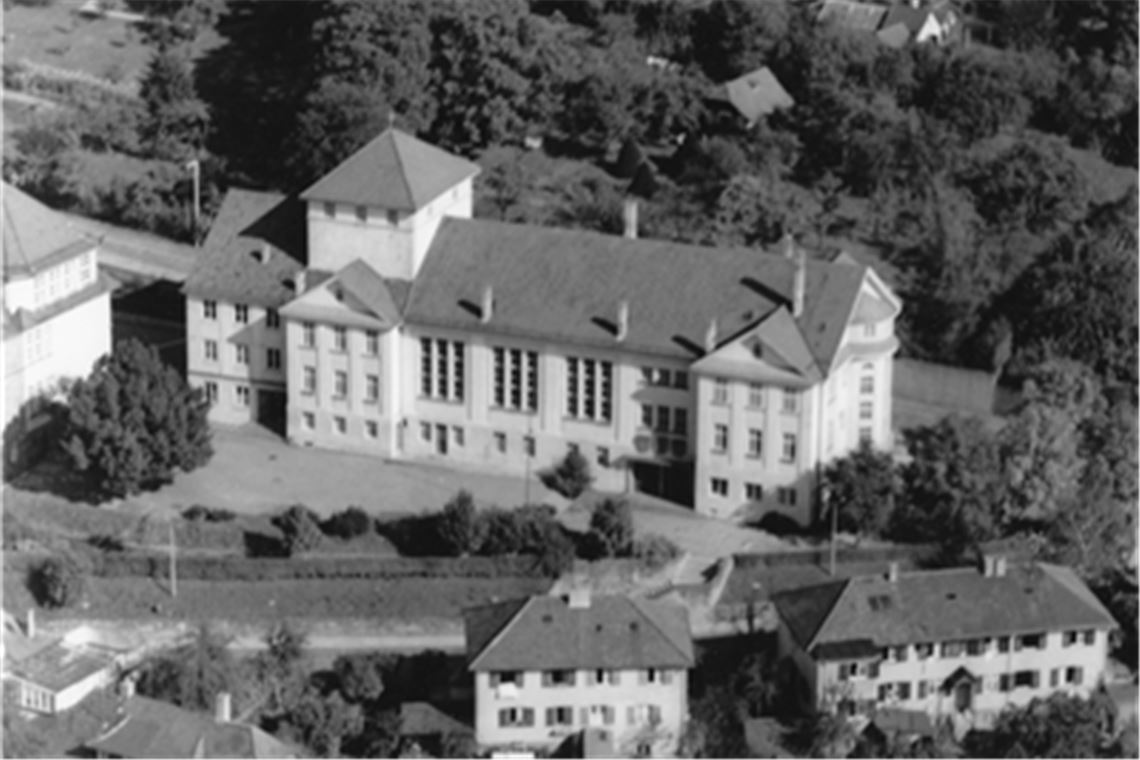 Eine Luftaufnahme des Uhlandbaus aus dem Jahr 1958.Stadtarchiv Mühlacker