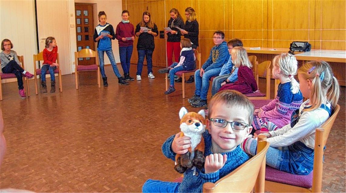 Kinder üben fürs Krippenspiel