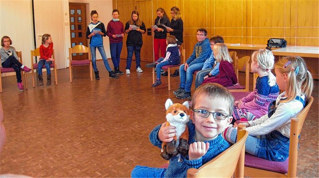 Kinder üben fürs Krippenspiel