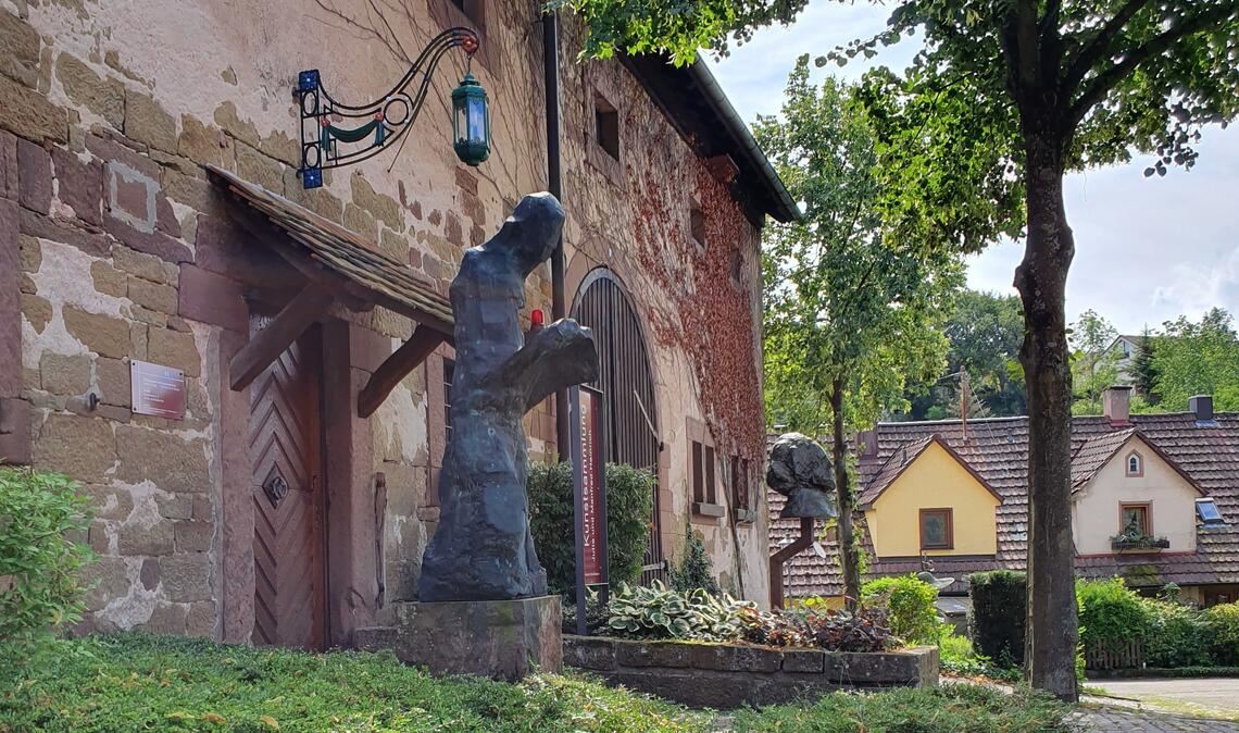 Eine Scheune für hochkarätige Kunst, die selbst ein Kunstwerk ist. Foto: Stadtverwaltung