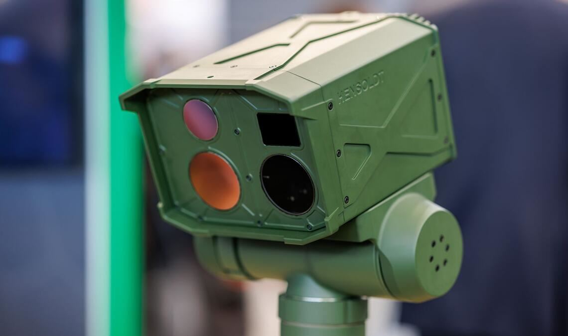 Eine Sensorbox von Hensoldt zur Zielerfassung, gemacht für Aufklärungsfahrzeuge und ferngesteuerte Waffenstationen.