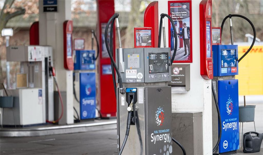 Eine Tankstelle in Berlin-Tiergarten. Momentan bewegen sich die Preise nach unten,