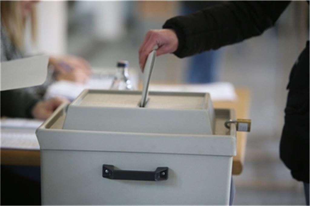 Eine Unbekannte: Wird die außergewöhnlich hohe Zahl von Briefwählern die Auszählung verzögern? Symbolfoto: Huber