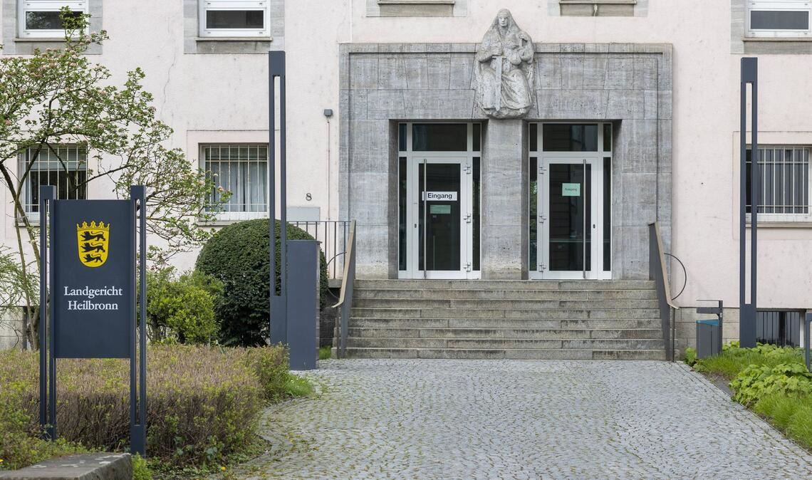 Eine angehende Notfallsanitäterin aus dem Kreis Ludwigsburg muss  in Haft (Symbolfoto)