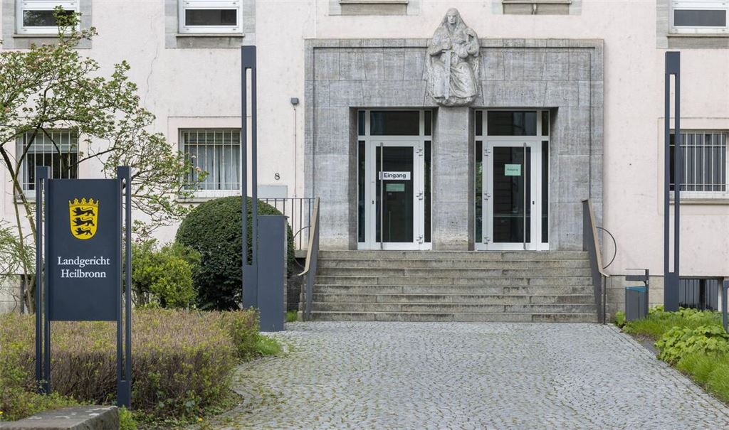 Eine angehende Notfallsanitäterin aus dem Kreis Ludwigsburg muss  in Haft (Symbolfoto)